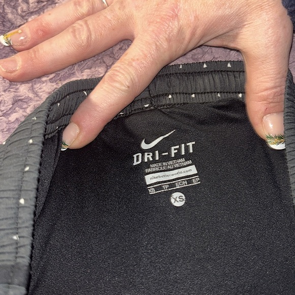4 pairs of women’s Nike running shorts. Extra small/small. - Picture 6 of 13